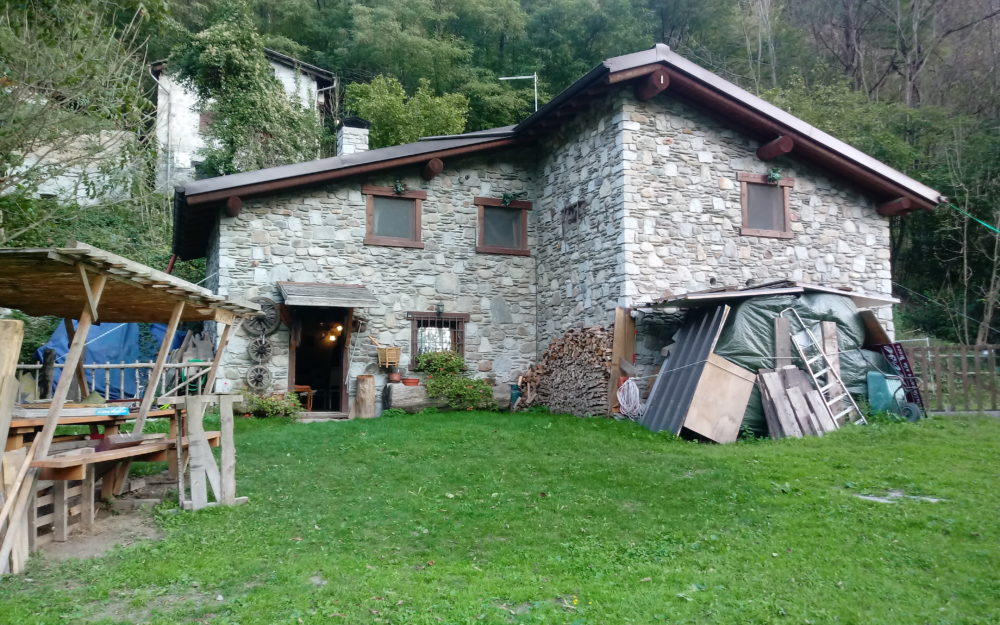 Cascina con terreno a Sonico